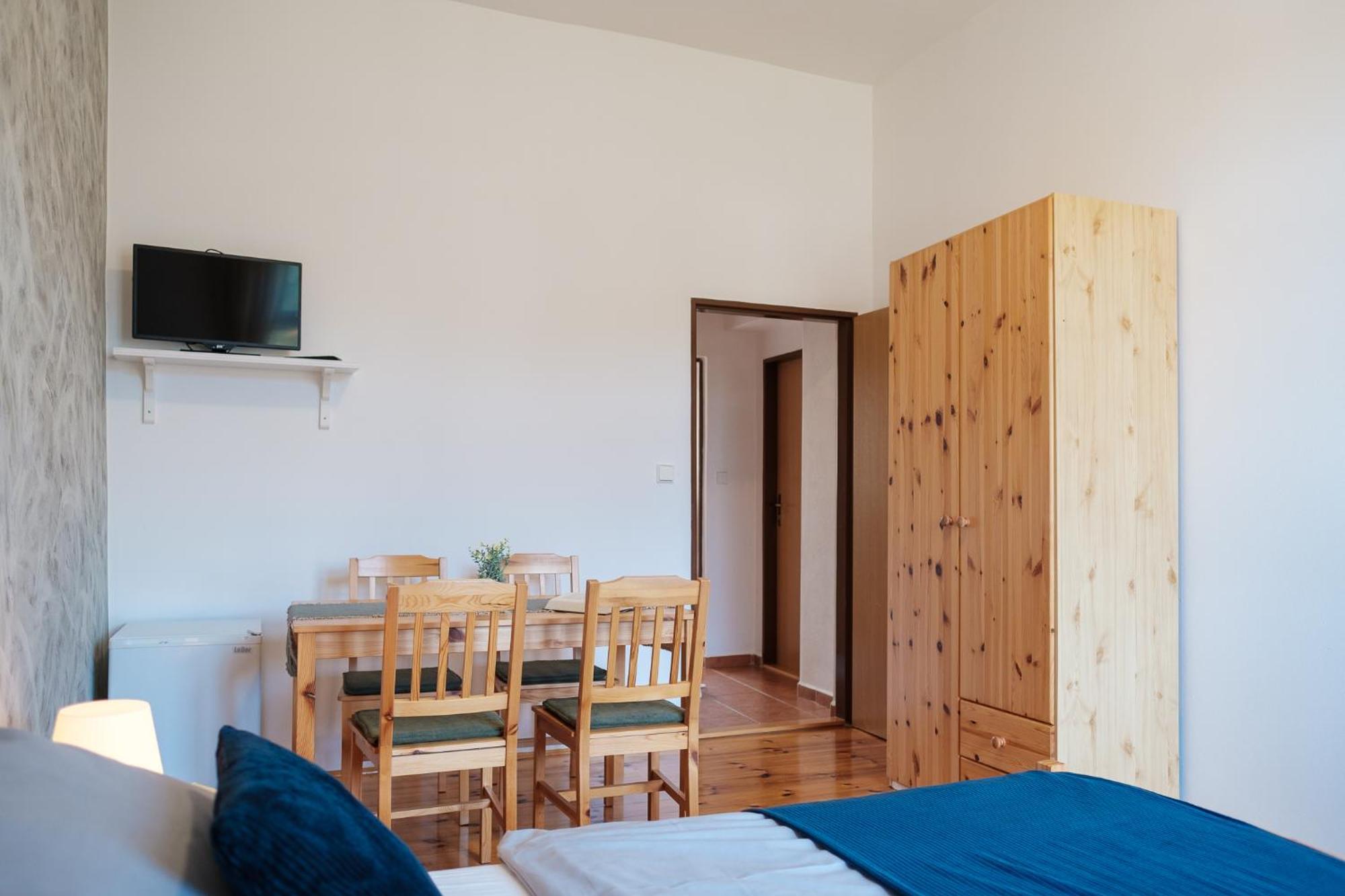 U Stare Cesty Hotel Horni Slavkov ภายนอก รูปภาพ