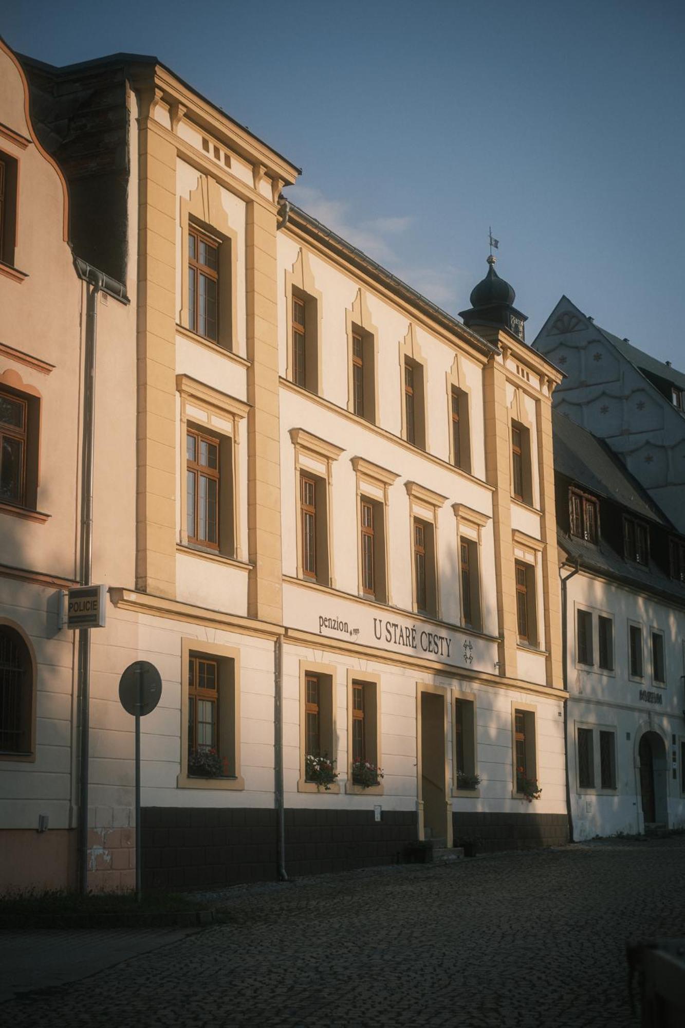 U Stare Cesty Hotel Horni Slavkov ภายนอก รูปภาพ